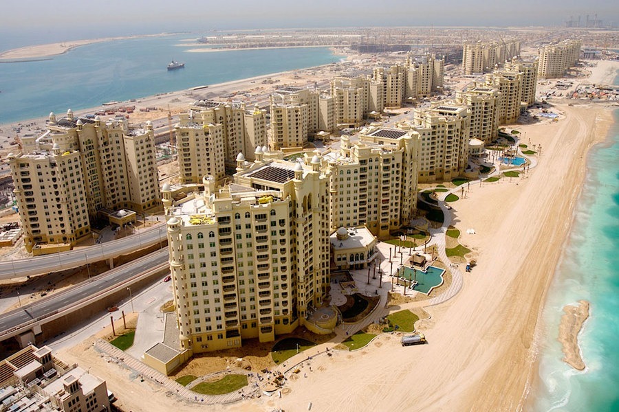 Golden Mile 4 residential building at Palm Jumeirah Dubai