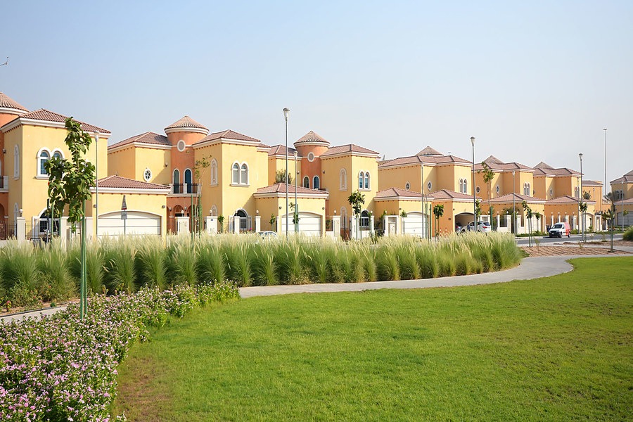 Jumeirah Park luxury family villa exterior Dubai