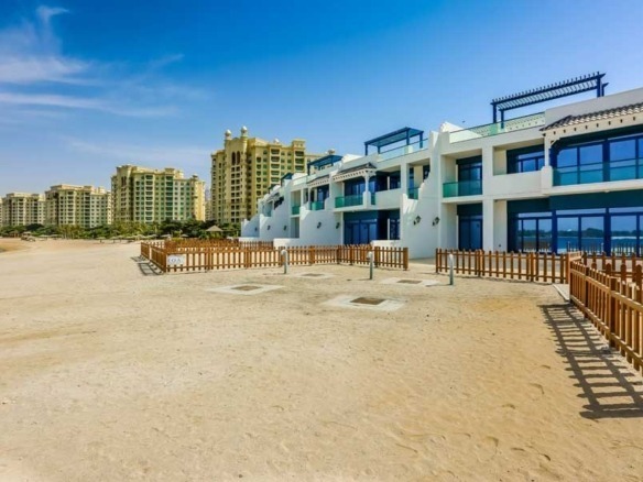 Palma Residence beachfront townhouses at Palm Jumeirah