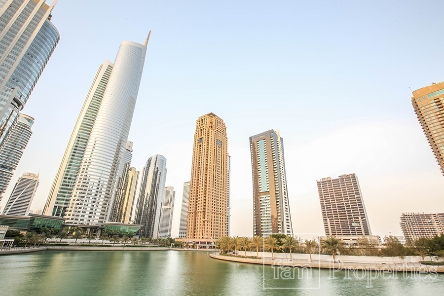 Fortune Tower commercial building in Jumeirah Lake Towers Dubai